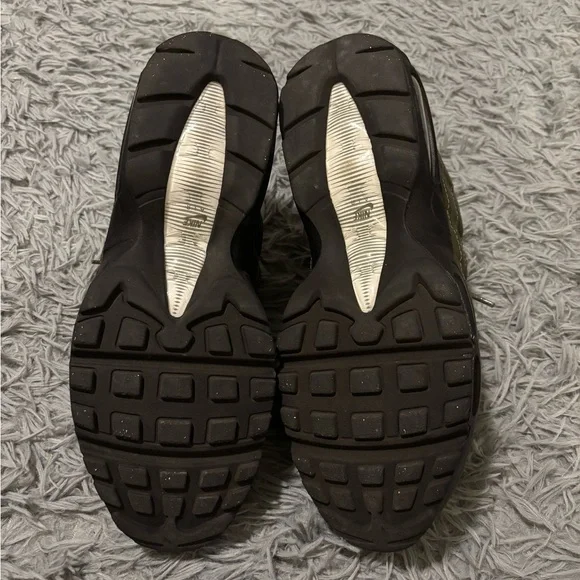 Nike Air Max 95 Cargo Khaki Reflective DZ4511-300 Mens Size 9.5 Athletic Sneaker - Picture 8 of 9